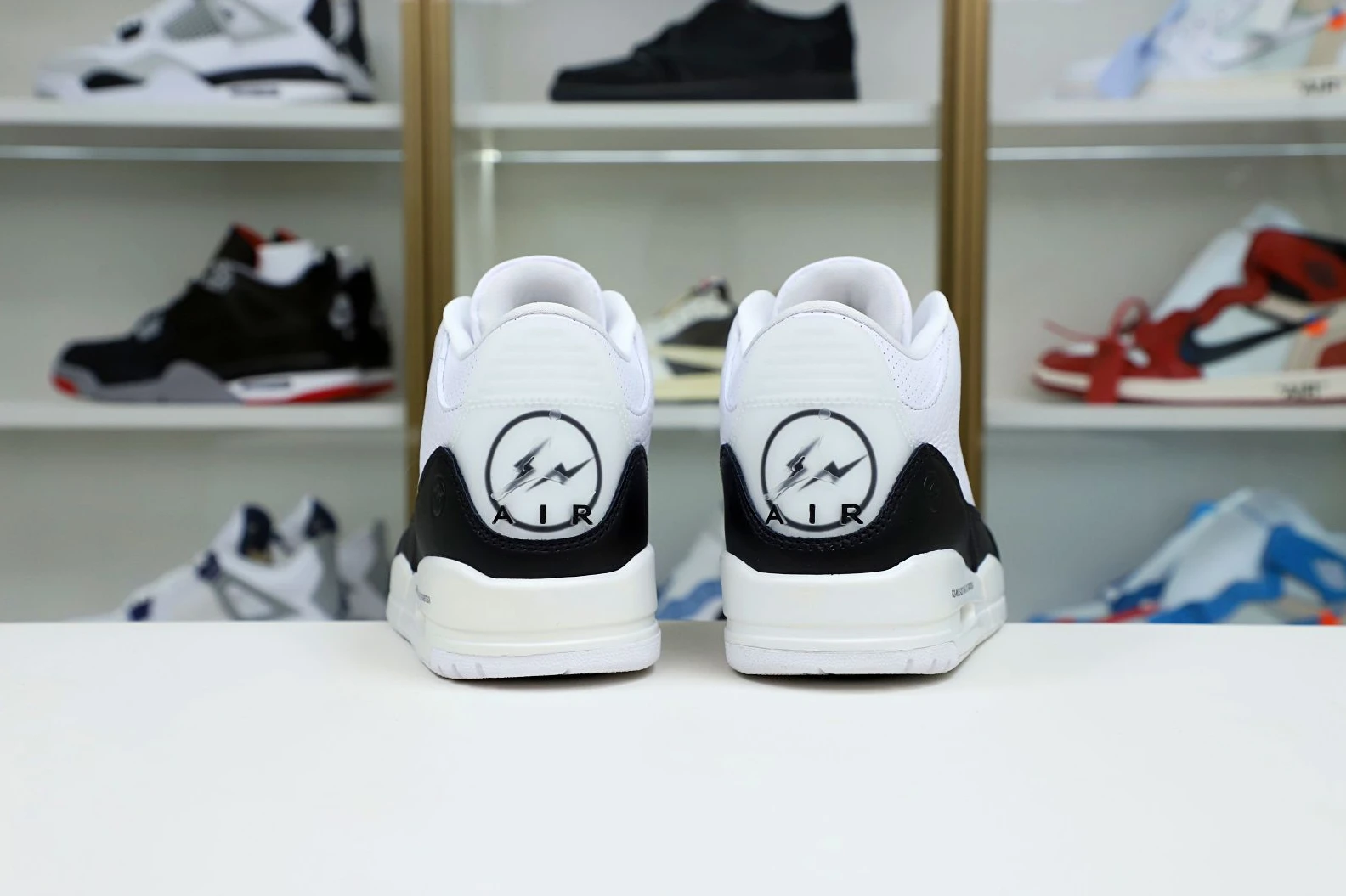 StreetReady Kimikick FRAGMENT DESIGN X AIR JORDAN 3 RETRO SP 'WHITE' 1961