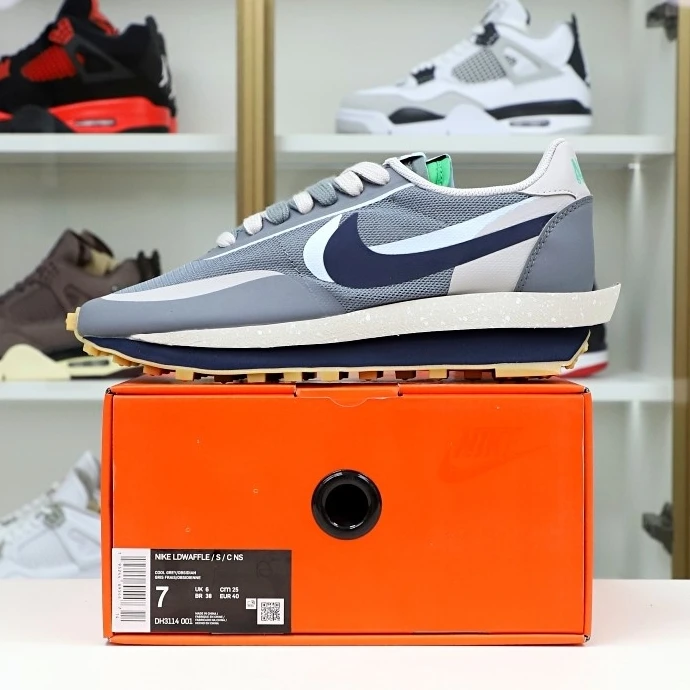 StreetReady Kimikick sacai x Nike LDWaffe 3471