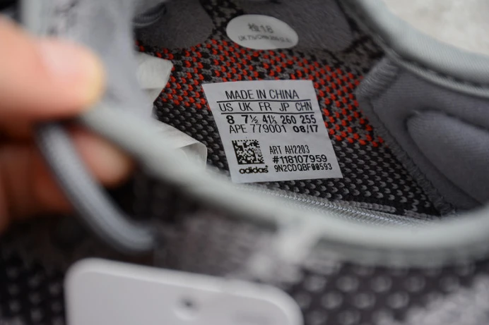 StreetReady ad*s yeezy boost 350 v2 beluga 2.0 ah 237