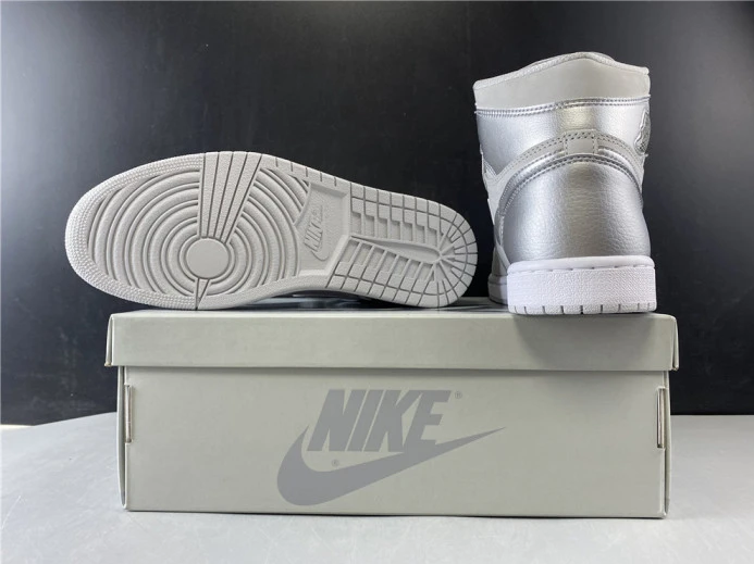 StreetReady air jordan 1 japan neutral grey metallic silver dc1788- 1252