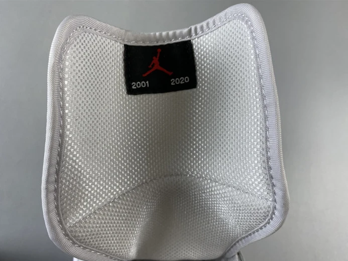 StreetReady air jordan 1 japan neutral grey metallic silver dc1788- 1252