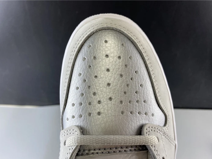 StreetReady air jordan 1 japan neutral grey metallic silver dc1788- 1252