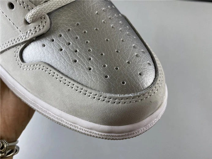 StreetReady air jordan 1 japan neutral grey metallic silver dc1788- 1252