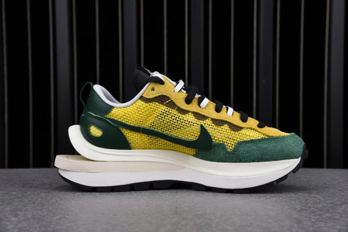 StreetReady nike vaporwaffle sacai tour yellow stadium green cv1363- 3308
