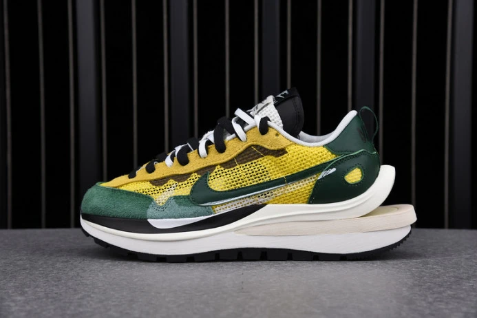 StreetReady nike vaporwaffle sacai tour yellow stadium green cv1363- 3308