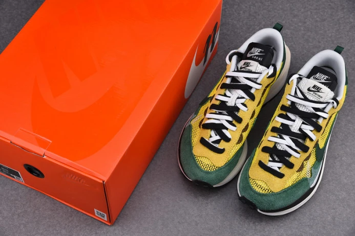 StreetReady nike vaporwaffle sacai tour yellow stadium green cv1363- 3308