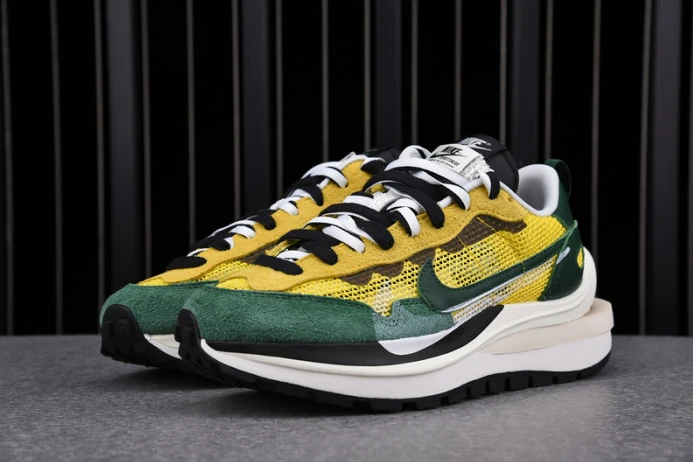 StreetReady nike vaporwaffle sacai tour yellow stadium green cv1363- 3308