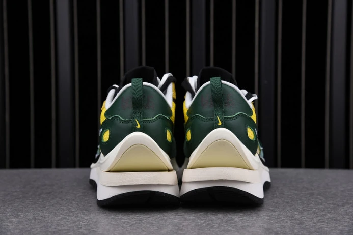 StreetReady nike vaporwaffle sacai tour yellow stadium green cv1363- 3308