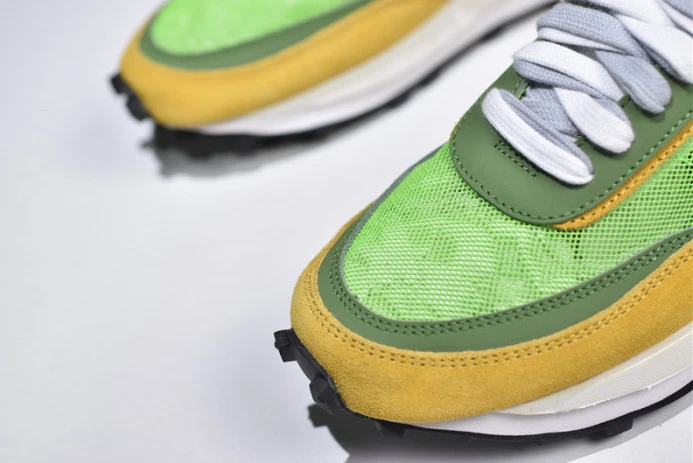 StreetReady sacai x nike ldv waffle green gusto bv0073- 3144