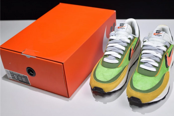 StreetReady sacai x nike ldv waffle green gusto bv0073- 3144