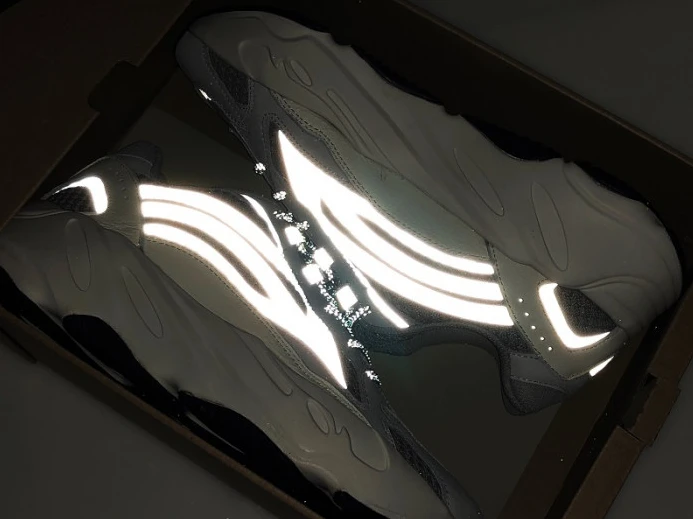 TopPick Adidas Yeezy Boost 700 V2 Static EF 469
