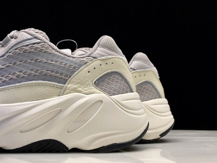 TopPick Adidas Yeezy Boost 700 V2 Static EF 469