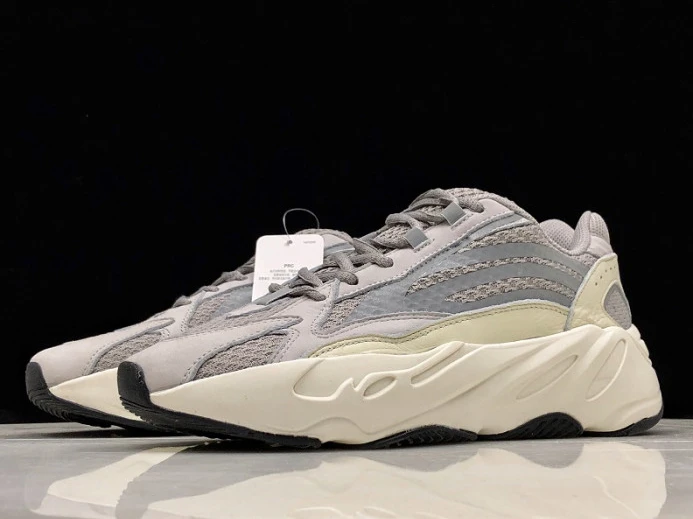 TopPick Adidas Yeezy Boost 700 V2 Static EF 469