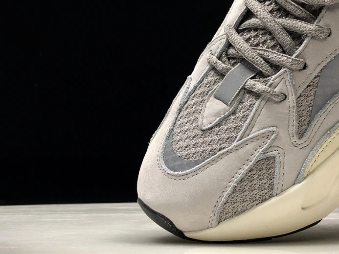 TopPick Adidas Yeezy Boost 700 V2 Static EF 469