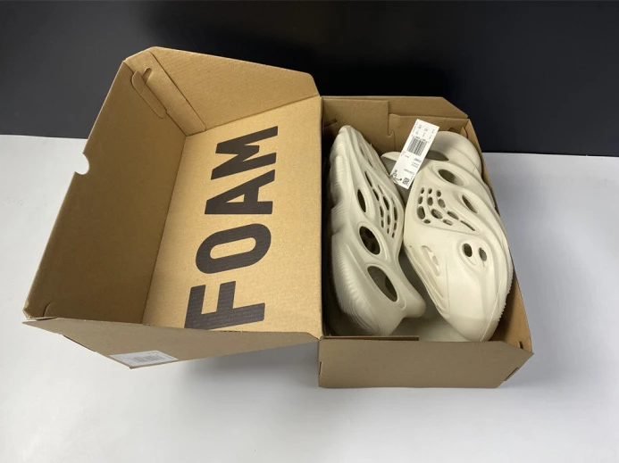 TopPick Adidas Yeezy Foam RNNR Sand FY 395