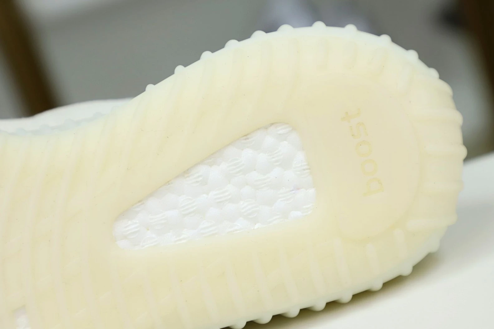 TopPick Kimikick YEEZY BOOST 350 V2 “PURE OAT” 86