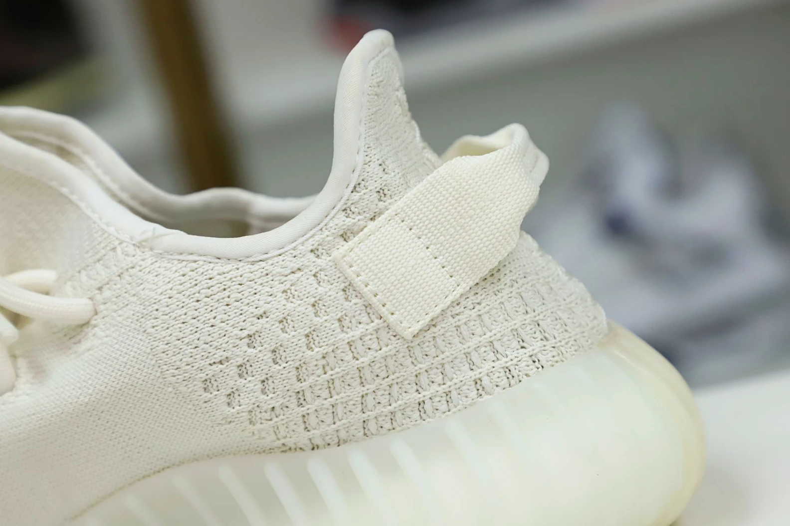 TopPick Kimikick YEEZY BOOST 350 V2 “PURE OAT” 86