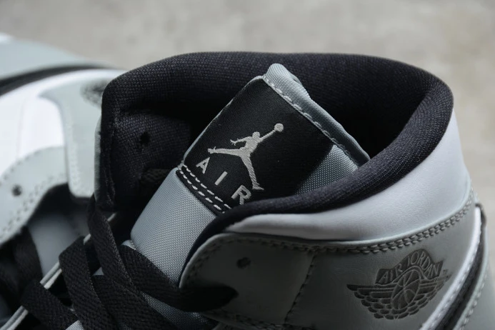 Trendy AIR Jordan 1 Mid Light Smoke Grey 554724- 847