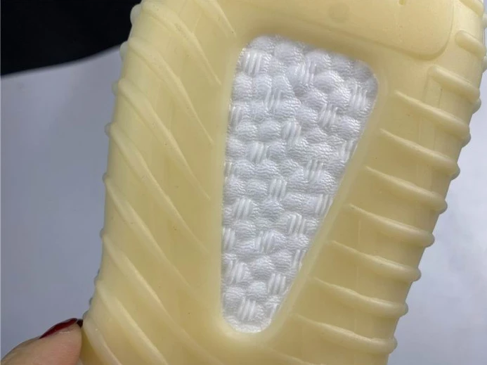 Trendy Adidas Yeezy Boost 350 V2 Ash Pearl GY 306