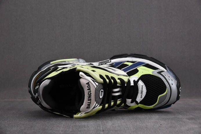 Trendy Ba*len*cia*ga runner 2196