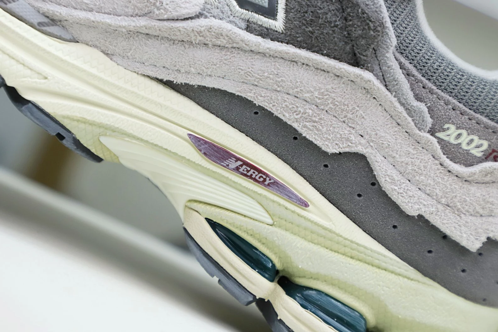 Trendy Kimikick New Balance NB 2002R 2946