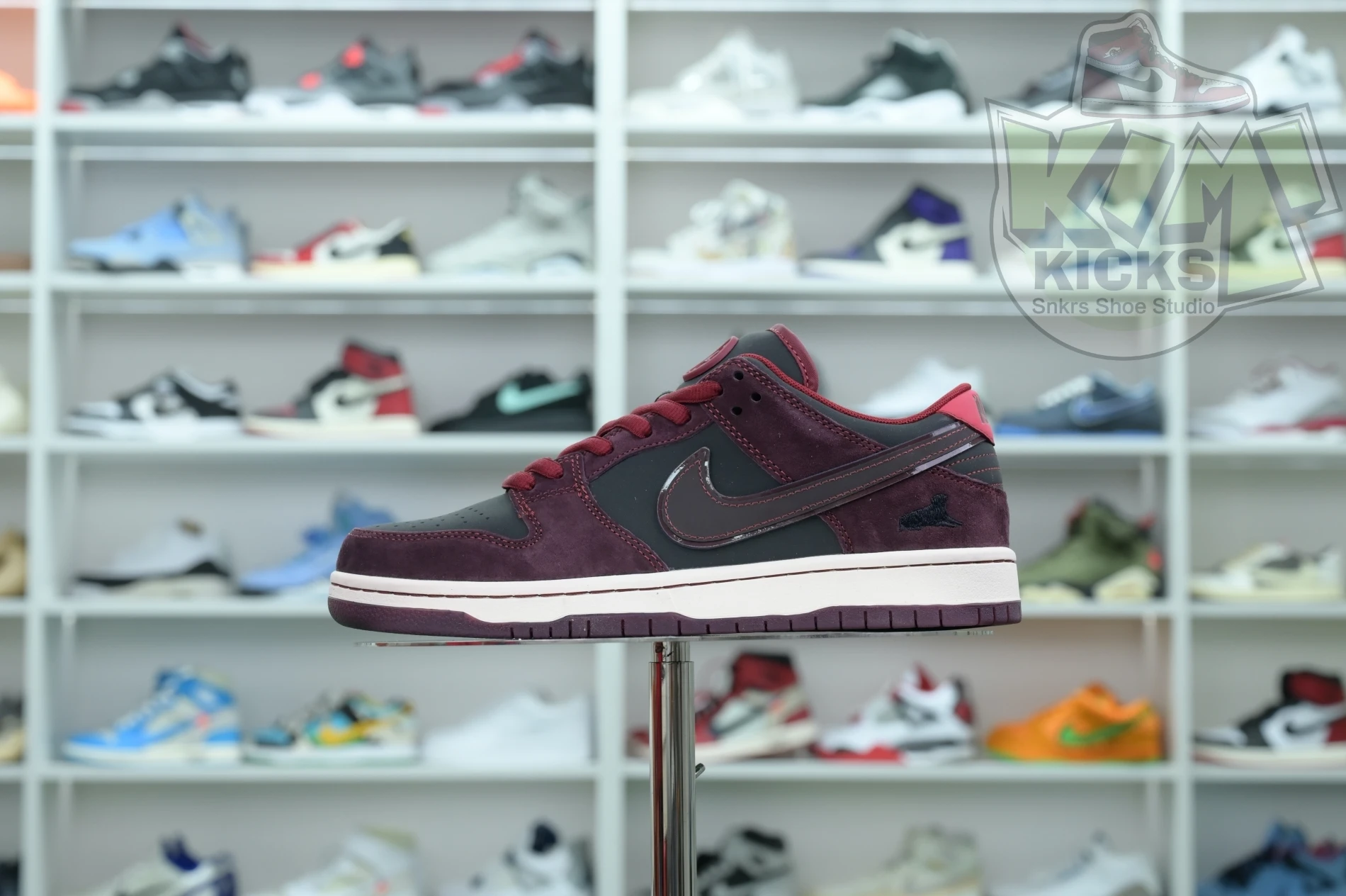Trendy Kimikick RIOT Skateshop x Nike SB Dunk Low 3377