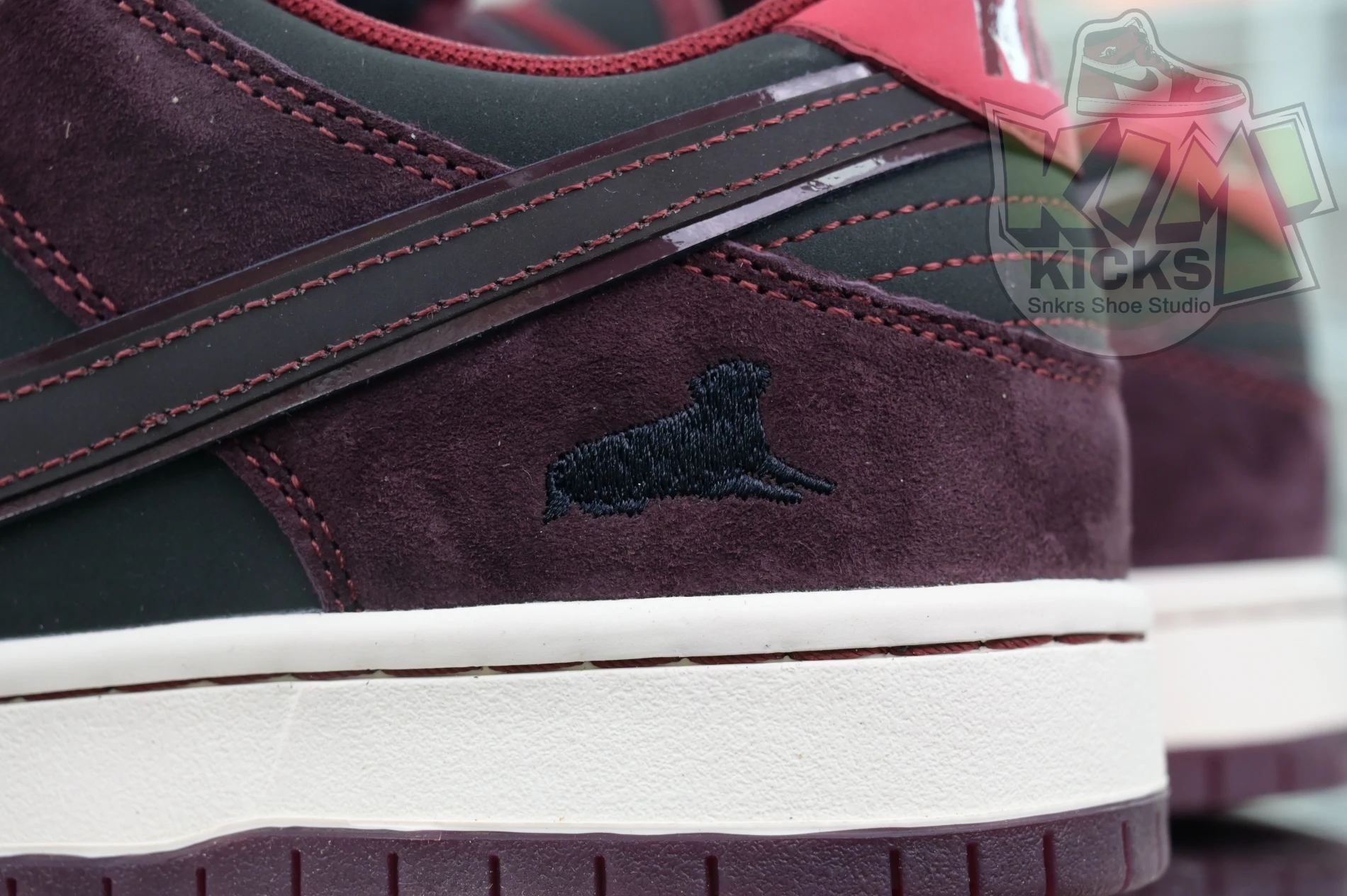 Trendy Kimikick RIOT Skateshop x Nike SB Dunk Low 3377