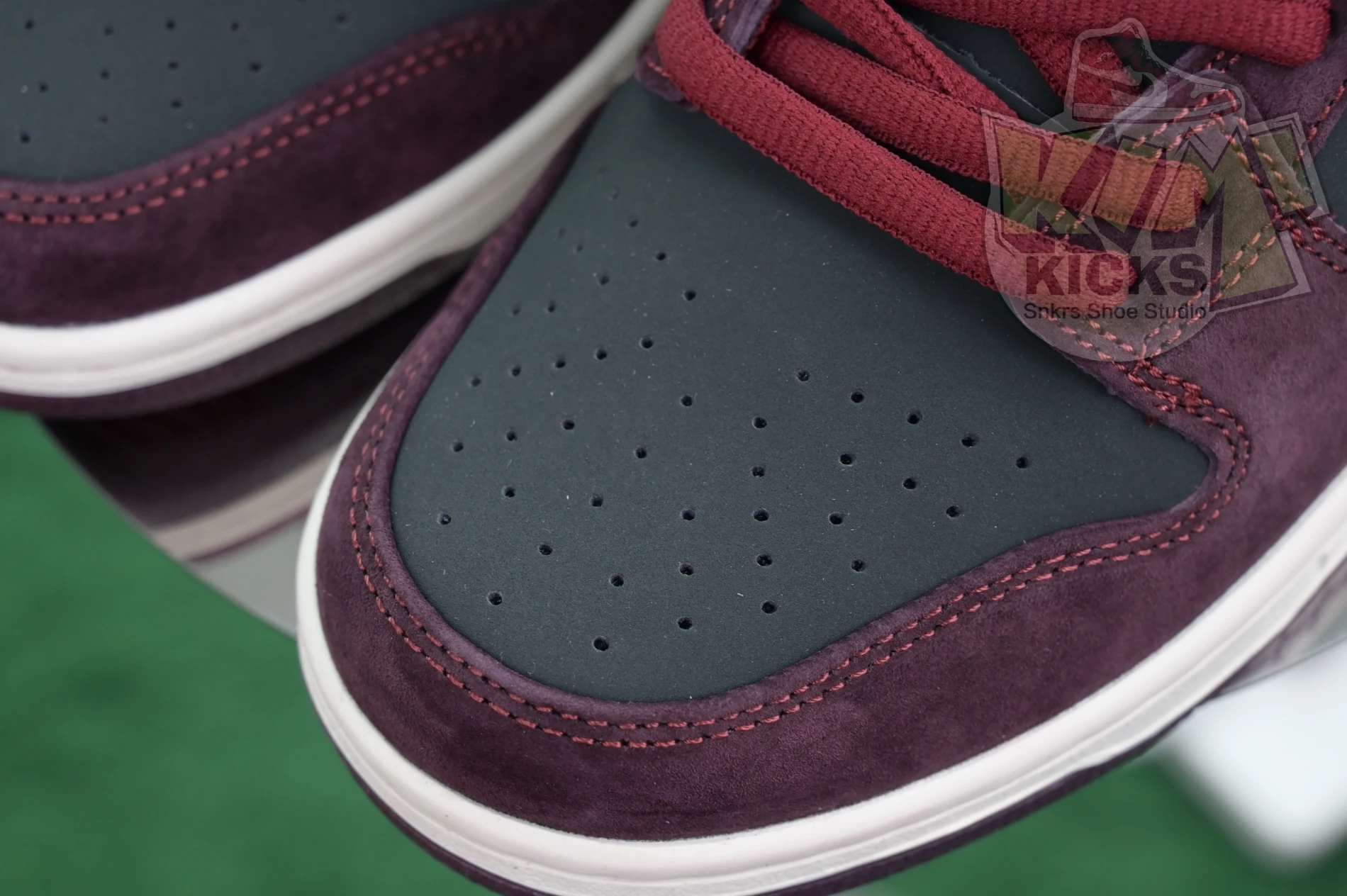 Trendy Kimikick RIOT Skateshop x Nike SB Dunk Low 3377