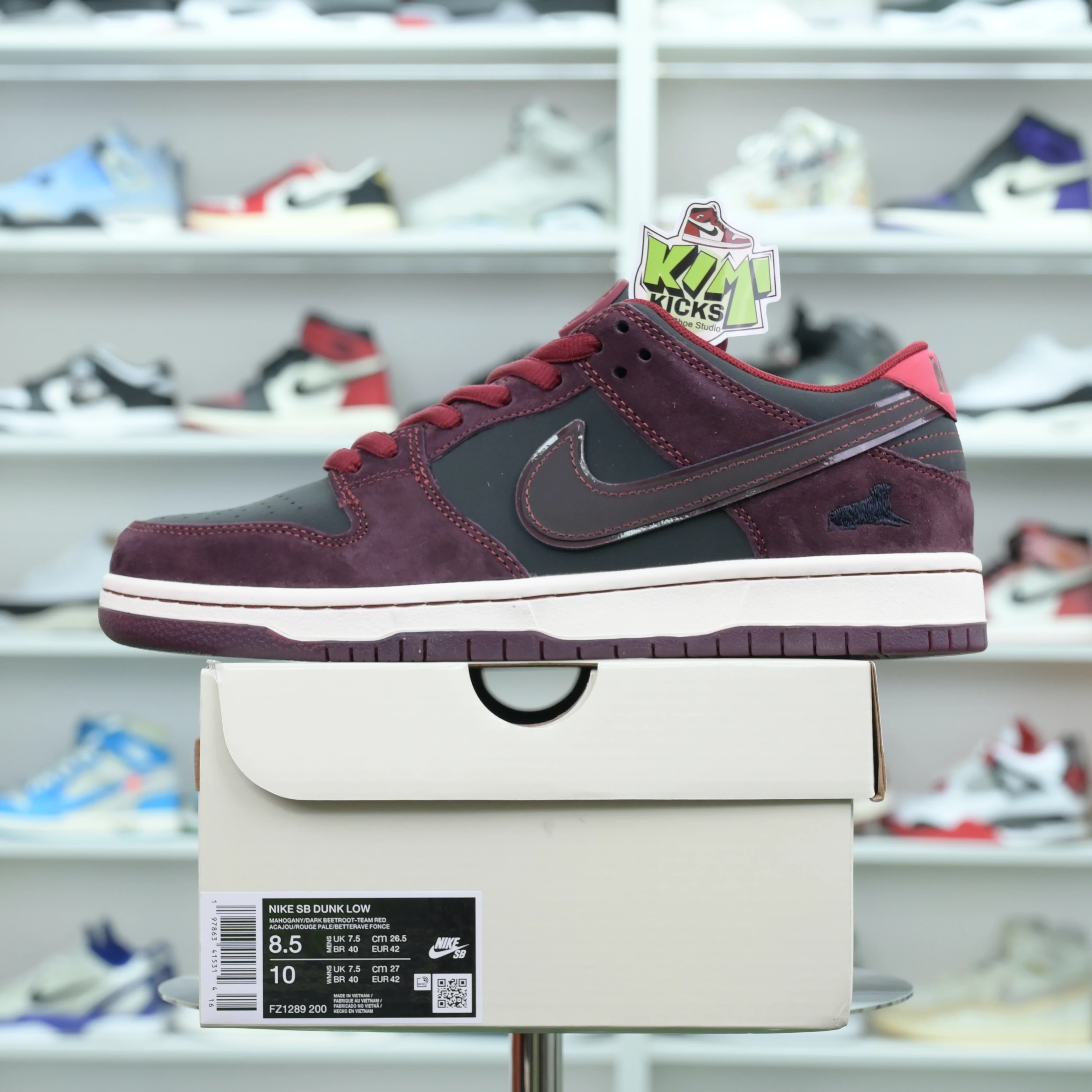 Trendy Kimikick RIOT Skateshop x Nike SB Dunk Low 3377