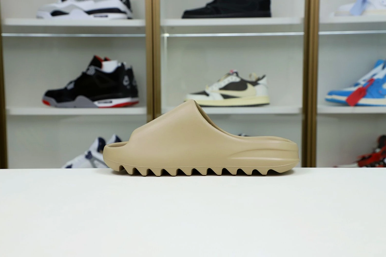 Trendy Kimikick YEEZY SLIDES GZ 52