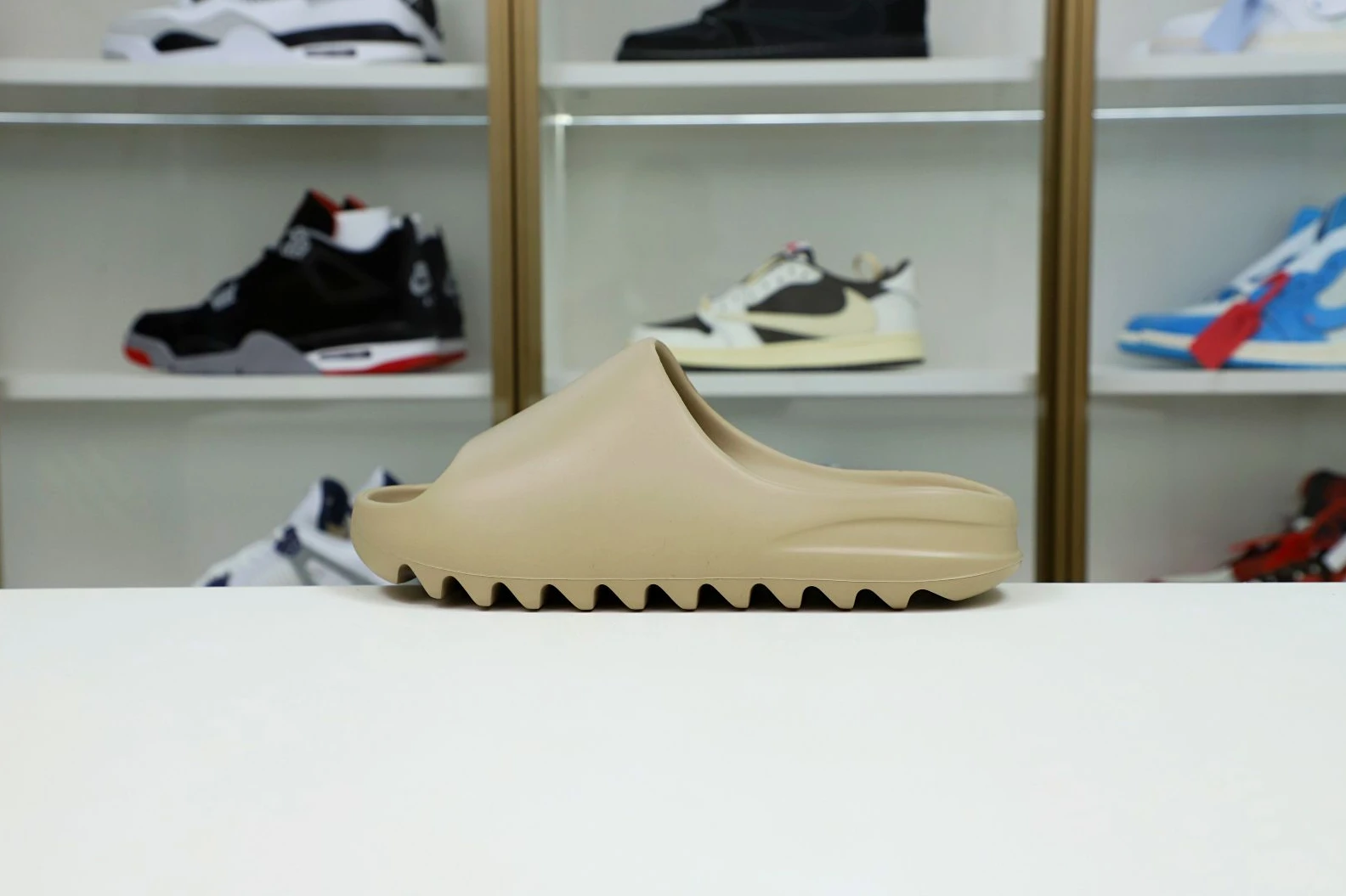 Trendy Kimikick YEEZY SLIDES GZ 52