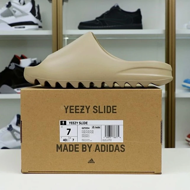Trendy Kimikick YEEZY SLIDES GZ 52