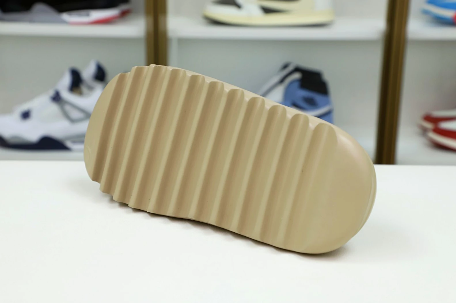 Trendy Kimikick YEEZY SLIDES GZ 52