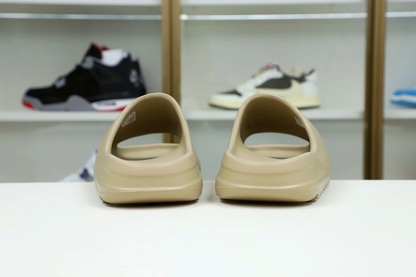Trendy Kimikick YEEZY SLIDES GZ 52
