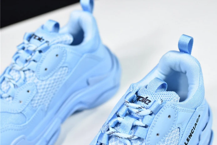 Trendy triples trainer sneakers 2122