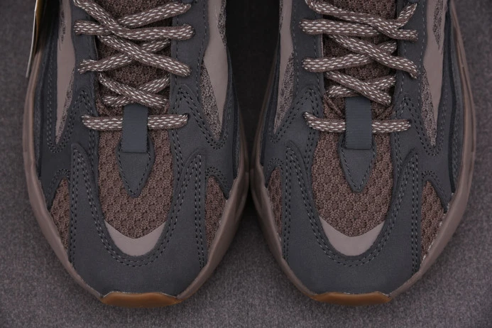 UrbanStyle ADIDAS Yeezy Boost 700 V2 'Mauve' GZ 369