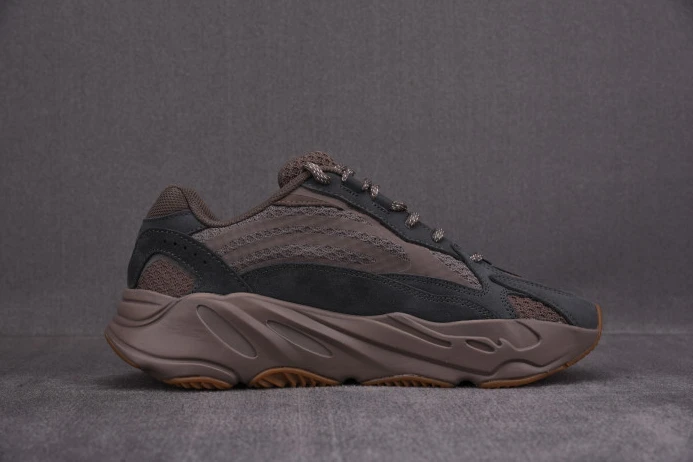 UrbanStyle ADIDAS Yeezy Boost 700 V2 'Mauve' GZ 369