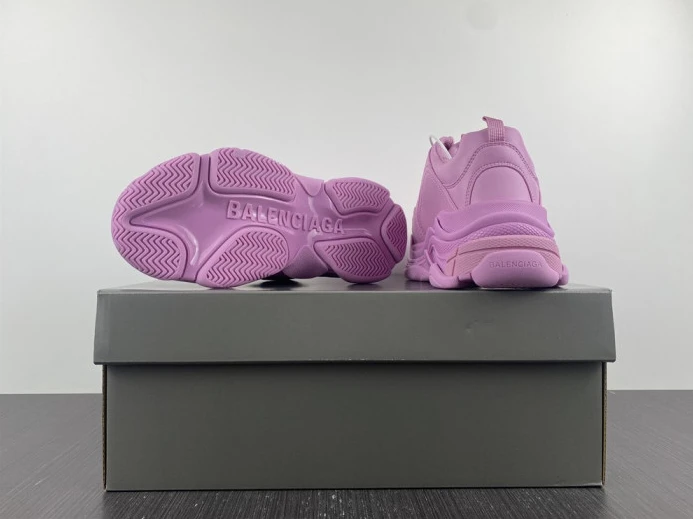 UrbanStyle BLCG TRIPLE S SNEAKER 524039 W1FC3 2490