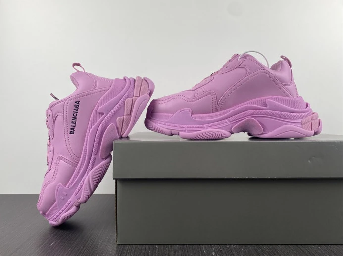 UrbanStyle BLCG TRIPLE S SNEAKER 524039 W1FC3 2490