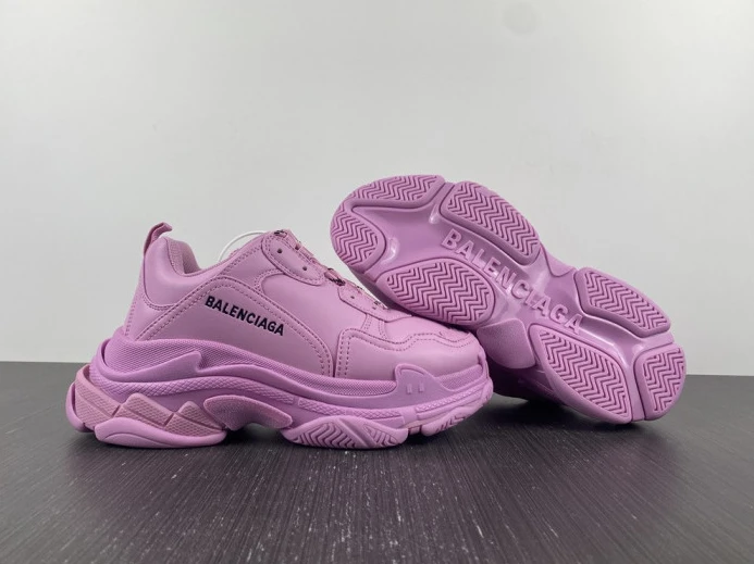 UrbanStyle BLCG TRIPLE S SNEAKER 524039 W1FC3 2490