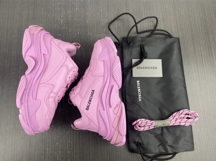 UrbanStyle BLCG TRIPLE S SNEAKER 524039 W1FC3 2490