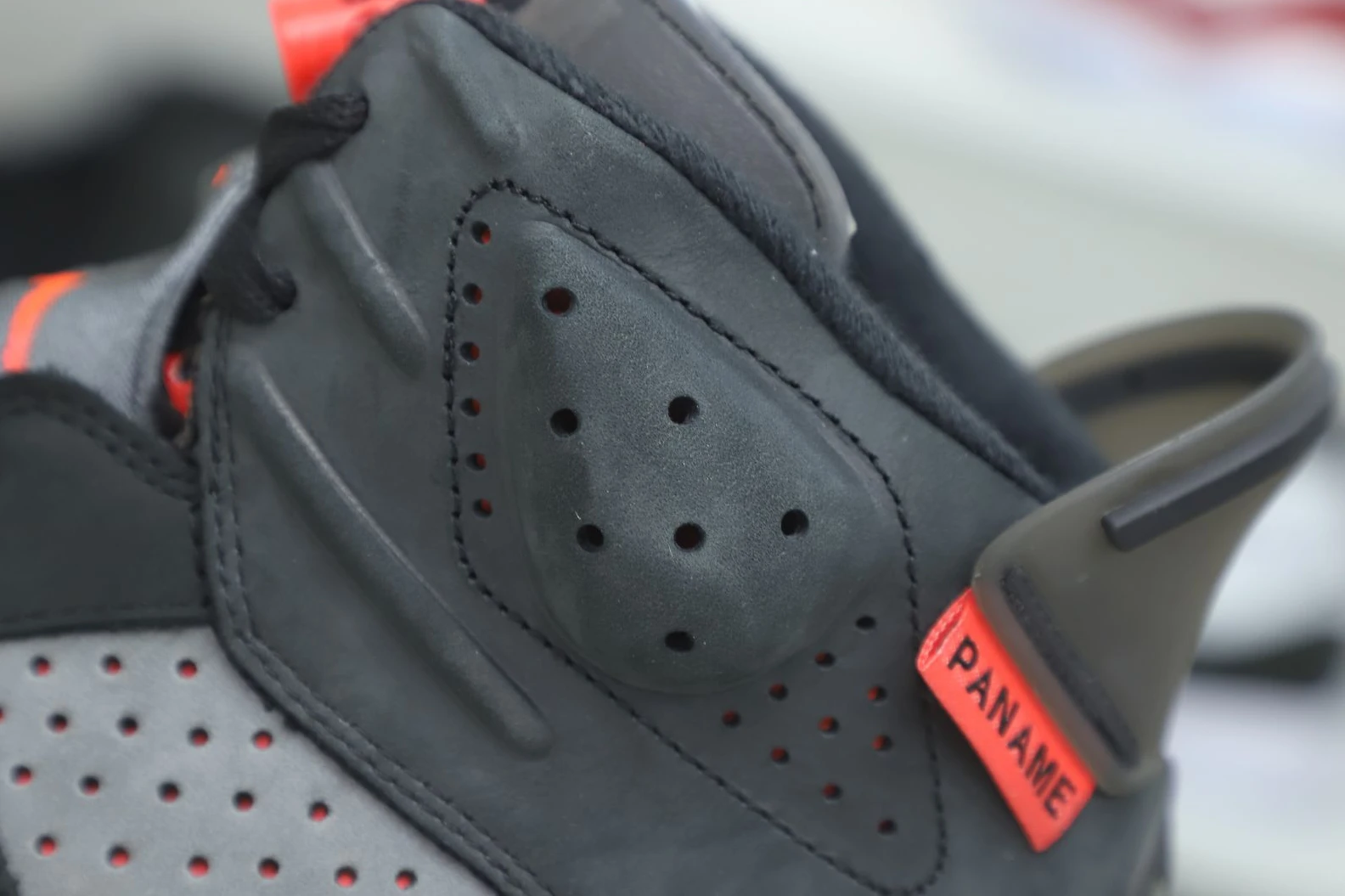 UrbanStyle Kimikick PARIS SAINT-GERMAIN X AIR JORDAN 6 RETRO 'IRON GREY' 2004