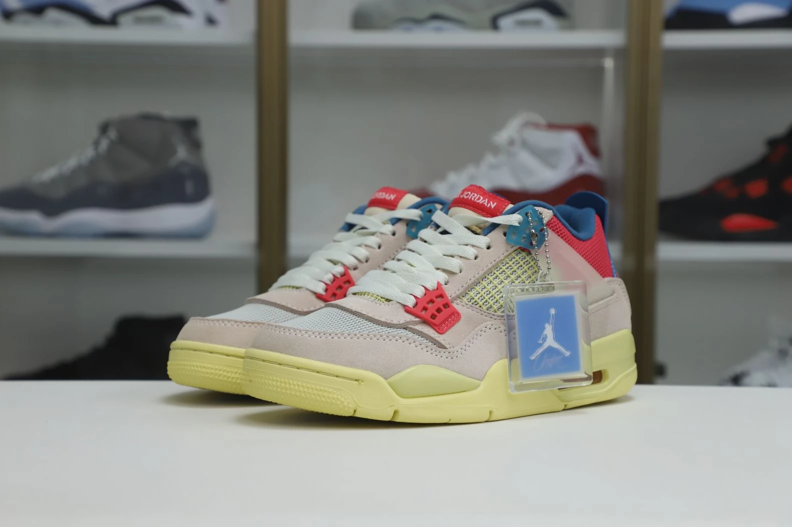 UrbanStyle Kimikick UNION LA X AIR JORDAN 4 RETRO 'GUAVA ICE' 1943