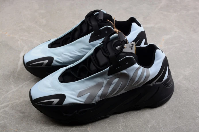 UrbanStyle ad*s yeezy boost 700 mnvn blue tint gz 173