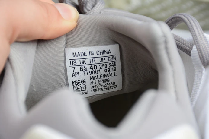 UrbanStyle ad*s yeezy boost 700 v3 ef 260