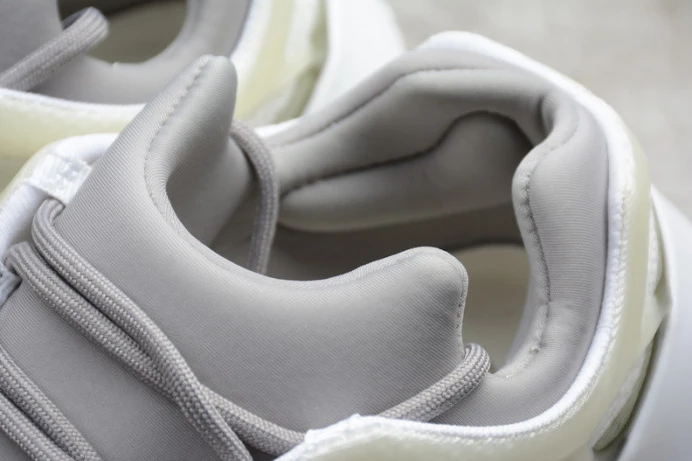 UrbanStyle ad*s yeezy boost 700 v3 ef 260