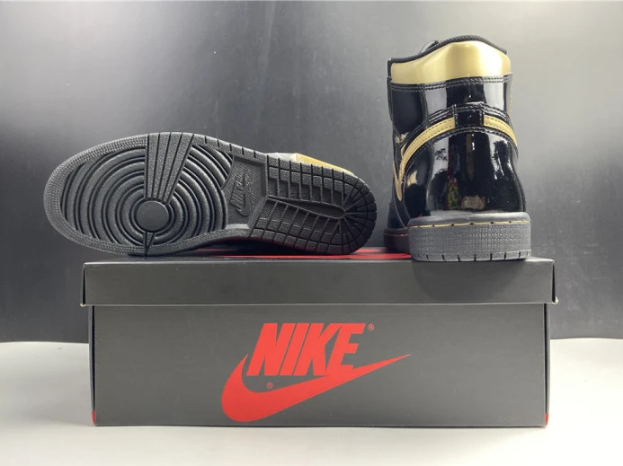 UrbanStyle air jordan 1 high og patent ‘black gold’ 555088- 1237