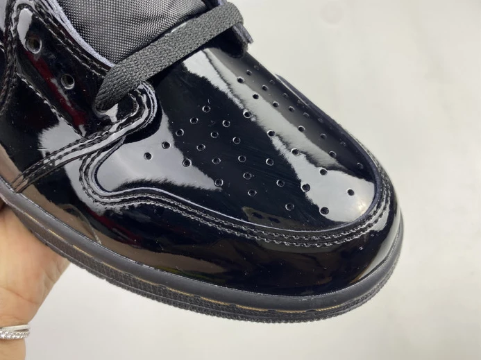 UrbanStyle air jordan 1 high og patent ‘black gold’ 555088- 1237