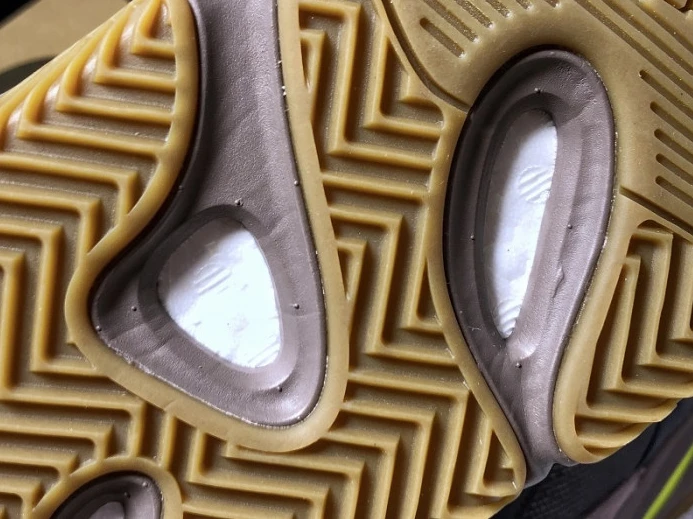 UrbanStyle kanye west x ad*s yeezy runner boost 700“mauve” ee 270