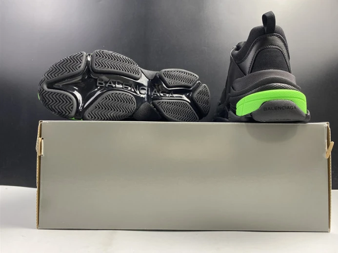 UrbanStyle triples trainer sneakers 2136